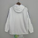 Universidad De Chile Chaqueta Rompevientos Blanco I 2022/2023 Universidad De Chile Chaqueta Rompevientos Blanco I 2022/2023